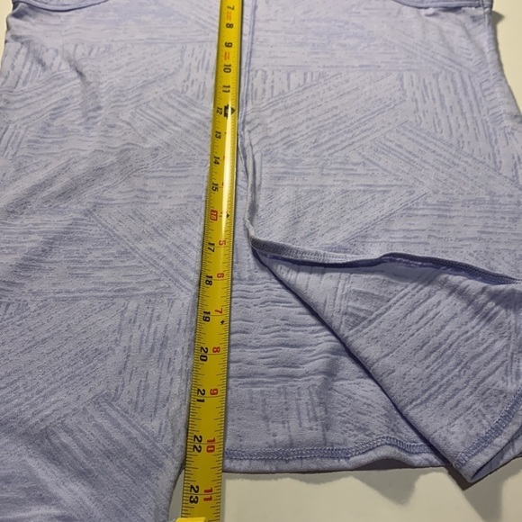 DSH Lavender Color Top Size M- Great Condition Lovely Color and Design- No Label - Picture 7 of 9